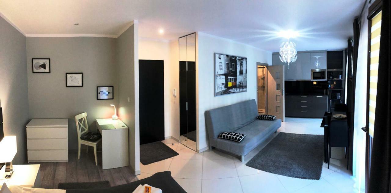 Moko Apartment Parking W Cenie ワルシャワ エクステリア 写真